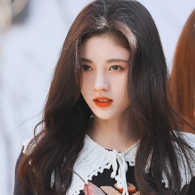 三个盗贼和狮子